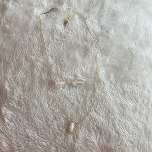 Kendra Scott necklace